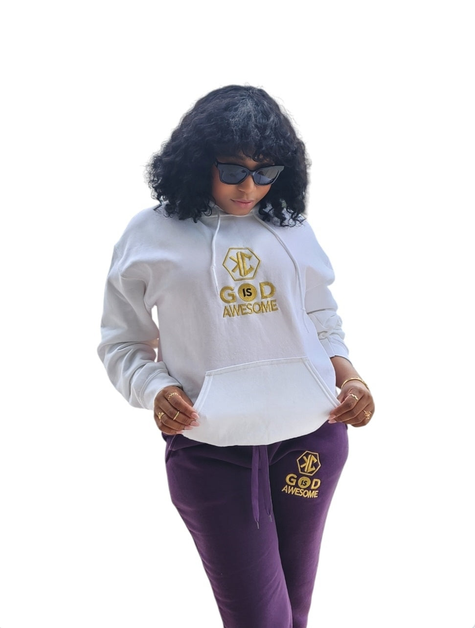 White Embroidery Heavy Blend™ Hooded Sweatshirt
